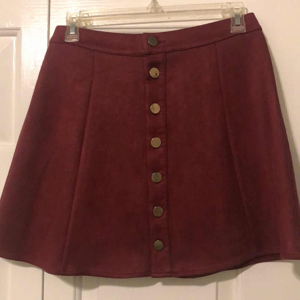 Faux suede gold button mini skirt maroon size small